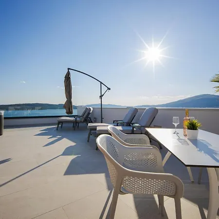 Adriatic Garden Gostinjska kuća Okrug Gornji